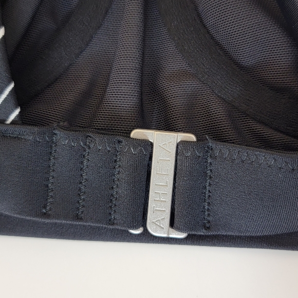 Athleta Top Chevron High Neck Sports Bra with underwire Black/White Size 32B/C - Picture 6 of 11